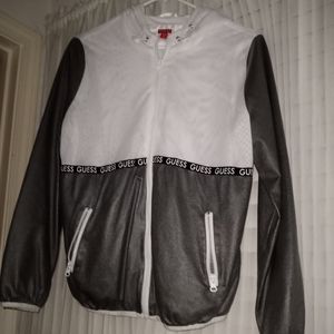 This guest jacket is awesome  and has pockets with zipper brand new Sale
